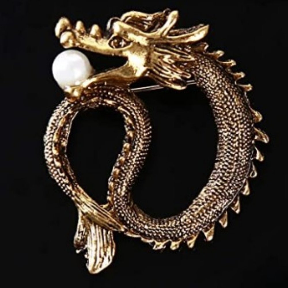 ✨Gold Tone Dragon Pin with Faux Pearl